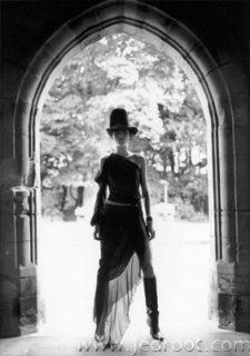 harpers-queen-black-07.jpg