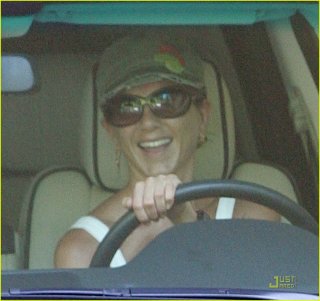 jennifer-aniston-range-rover-lover-04.jpg