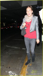 sienna-miller-los-angeles-landing-06.jpg
