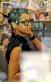 rihanna-le-marais-07.jpg