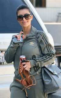 kim-kardashian-dance-9288-8.jpg