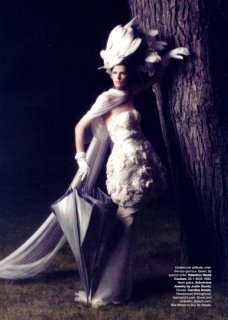 Stella Bazaar US Oct08-Divine Duchess-byKarl Lagerfeld-bw, sisterd6.jpg