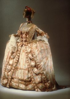 thesame robealafranceMET.jpg