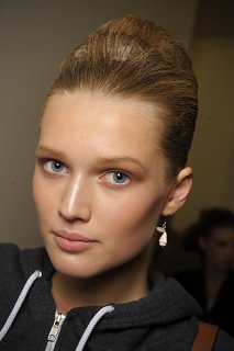 Toni Garrn.jpg