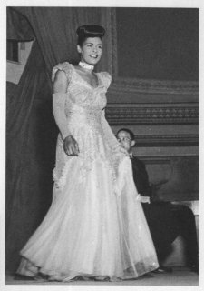 BILLIE HOLIDAY PERFORMING.jpg
