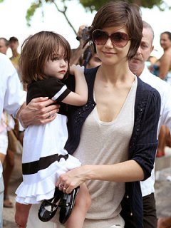 kh celebrity-babies.com katie_holmes300.jpg