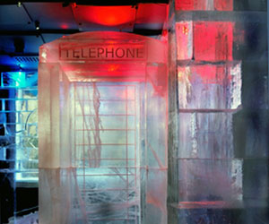 absolut-icebar-phonebox.jpg