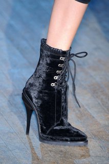 Img001_runway.jpg