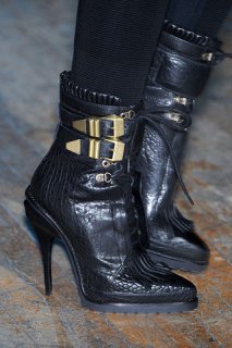 Img031_runway.jpg