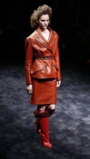 345,http---d.yimg.com-a-p-ap-20090301-capt.85773b9309e3448298e70a6c7fcae687.italy_fashion_mil152.jpg