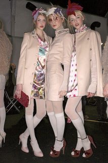 Blugril-fall-fashion-2009-020_runway.jpg