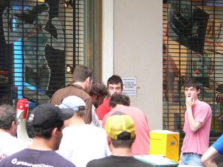 live at J&R tom1.jpg