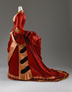 Evening dress, ca 1884–86.jpg