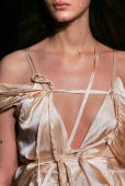 Ann Demeulemeester FW 2005 Paris 2.jpg