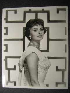 243130439_othephotoarchive.jpg