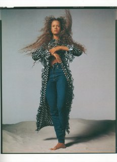 vogue_italia_february_1993__kate__avedon__15.jpg
