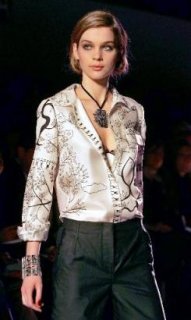 Nina Ricci FW 2005 Paris 5.jpg