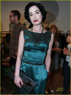 dita-von-teese-raven-kauffman-07.jpg