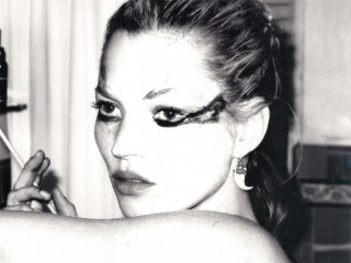 kate-moss-nipples-love-07.jpg