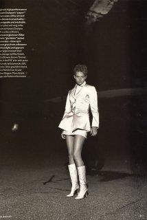 british_vogue_august_1994__amber_valetta__jansson10.jpg
