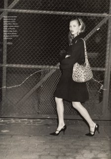 british_vogue_august_1994__kate_moss__teller5.jpg