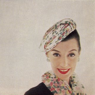 Vogue magazine  April 1 1955 03.jpg