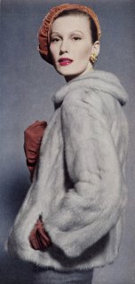 Vogue magazine April 1955 2 04.jpg