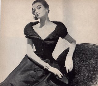Vogue magazine April 1955 2 07.jpg