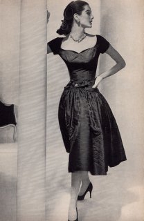 Vogue magazine April 1955 2 09.jpg