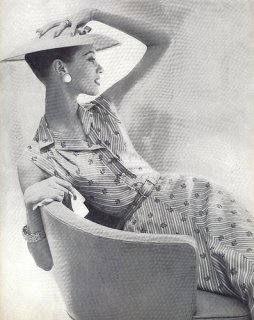 Vogue magazine May 1955 02.jpg