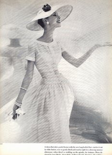 Vogue magazine May 1955 04.jpg