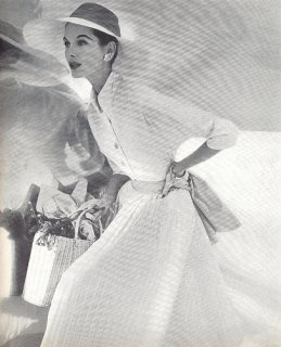 Vogue magazine May 1955 05.jpg