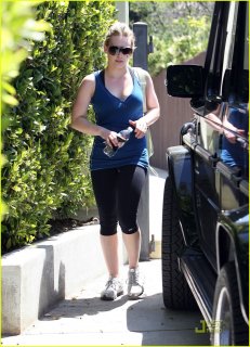 hilary-duff-workout-warrior-08.jpg