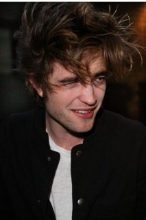 pattinson-robert_512x768.jpg