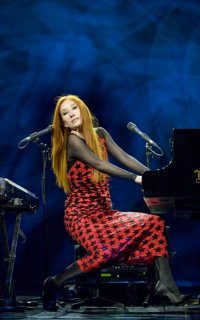 tori-amos-5119-1.preview.jpg