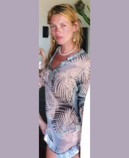 PRESS_2_L_kate moss 1.jpg