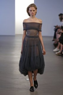 calvin-klein-collection-w-resort-2010-nyc-060309-ph_lecca,dan-look-07.jpg