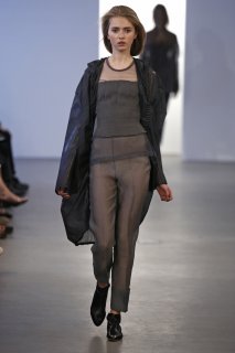 calvin-klein-collection-w-resort-2010-nyc-060309-ph_lecca,dan-look-09.jpg