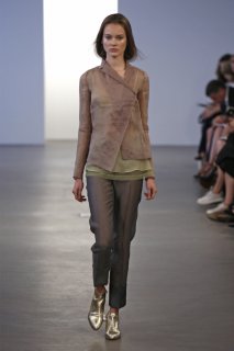 calvin-klein-collection-w-resort-2010-nyc-060309-ph_lecca,dan-look-01.jpg