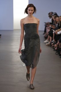 calvin-klein-collection-w-resort-2010-nyc-060309-ph_lecca,dan-look-12.jpg