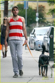 zachary-quinto-wheres-waldo-01.jpg