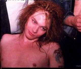 Guns_N_Roses_Rare_Photo_48db9c4e8f02f.jpg
