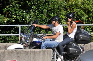 Canalis+Clooney+biker+lovers+I8e325fGdTCl.jpg