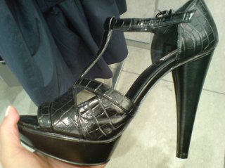 zara-heels10.8.09.jpg