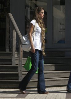 Queen+Rania+Al+Abdullah+Shopping+France+hiXfQ0rt9NDl.jpg