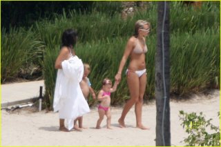 spears-family-vacation-miami-04.jpg