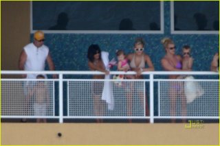 spears-family-vacation-miami-07.jpg