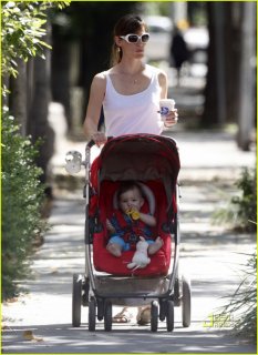 jennifer-garner-seraphina-stroll-11.jpg jennifer-garner-seraphina-stroll-11.jpg