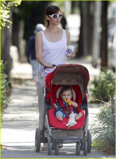 jennifer-garner-seraphina-stroll-13.jpg jennifer-garner-seraphina-stroll-13.jpg