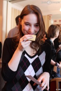 187282-deborah-francois-a-la-presentation-637x0-3.jpg